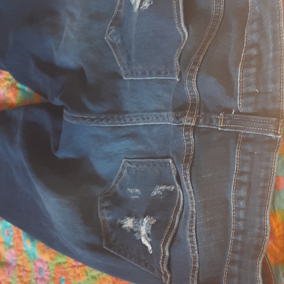 Jeans - Picture 3 of 4